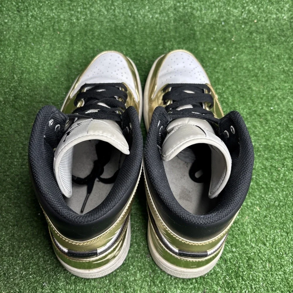 Size 11.5 - Jordan 1 Mid SE Metallic‎ Gold 2020